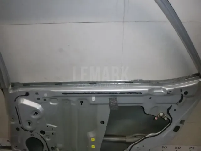 Дверь задняя правая для  CASE SV300 2012
