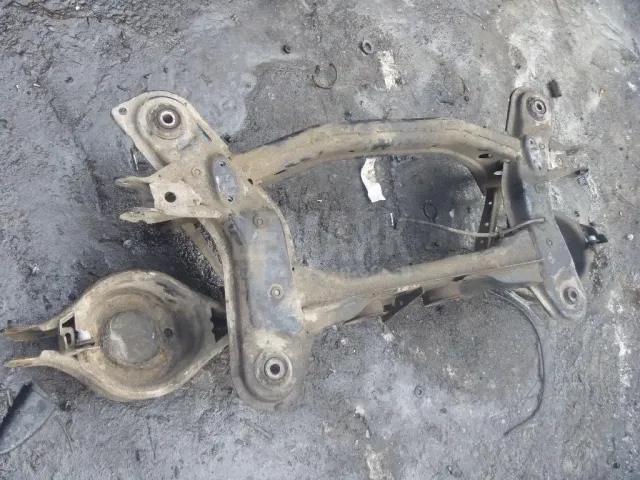 Балка задняя
