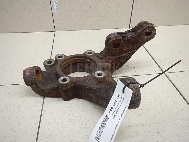 Кулак поворотный передний правый для  Audi A4 [B6] 2000-2004