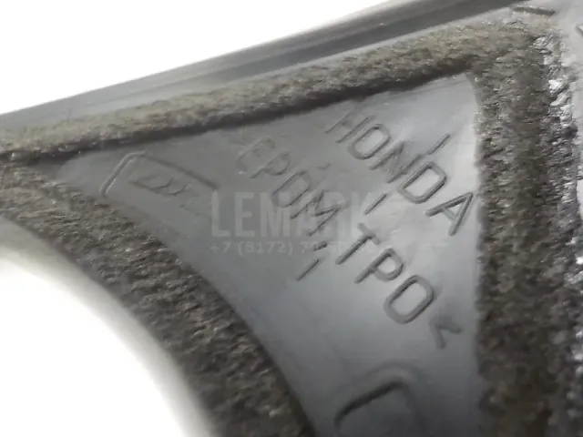 Уплотнитель стекла двери для  Audi A6 [C5] 1997-2004