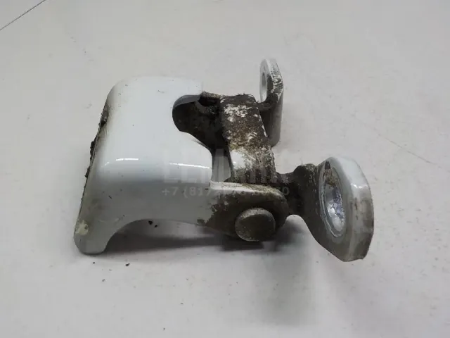 Петля двери передней правой нижняя для  Ford Escort/Orion 1995-2001