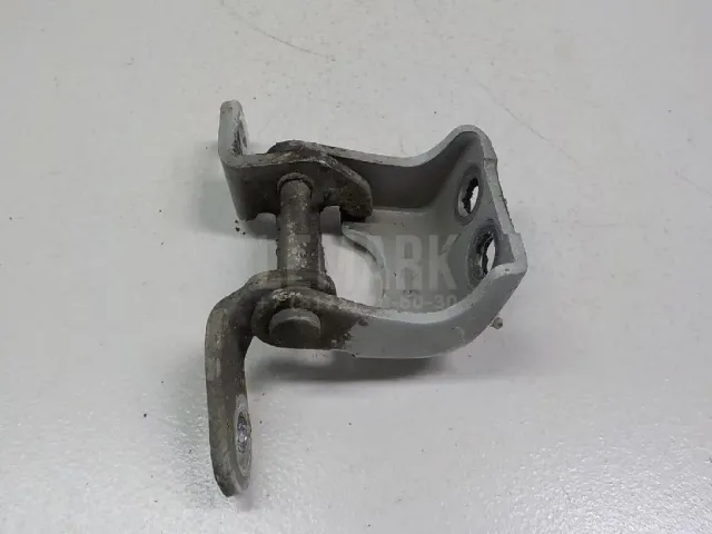 Петля двери передней правой нижняя для  Ford Escort/Orion 1995-2001