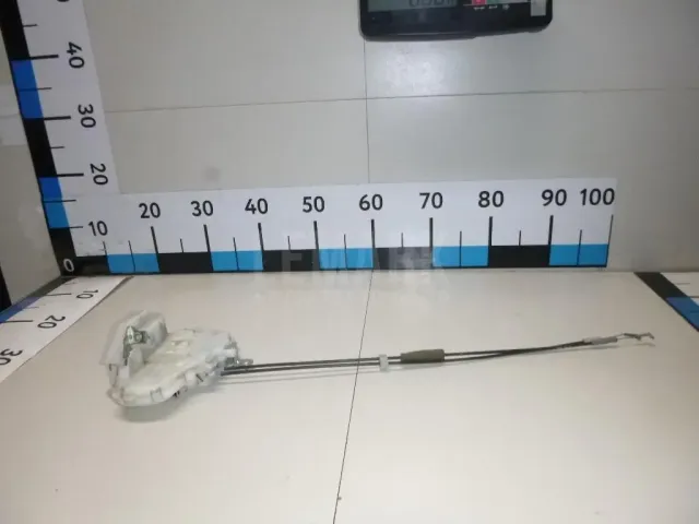 Замок двери задней правой