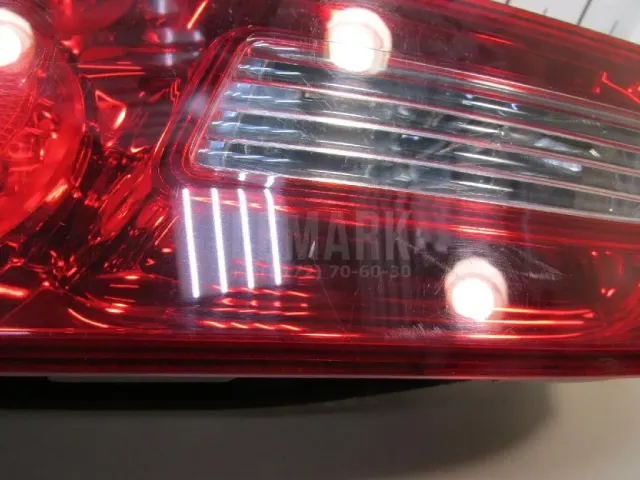 Фонарь задний внутренний правый для  Chrysler Sebring 2006-2010