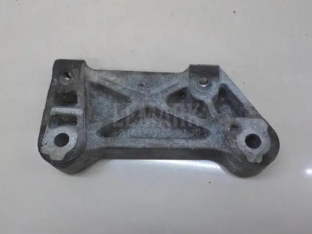 Кронштейн кондиционера для  Ford Fiesta 2008-2019