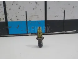 Шпилька колеса