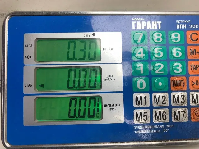 Петля двери