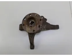 Кулак поворотный передний левый