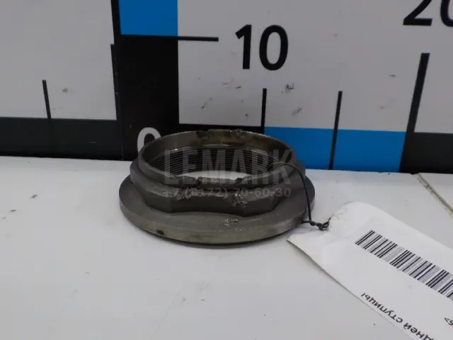 Гайка задней ступицы