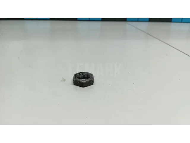 Гайка задней ступицы