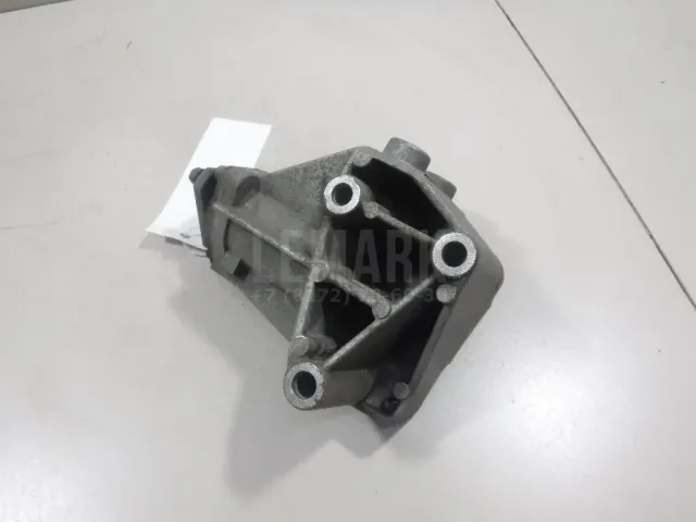 Кронштейн генератора для  BMW X5 E53 2000-2007
