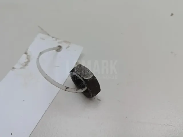 Гайка задней ступицы