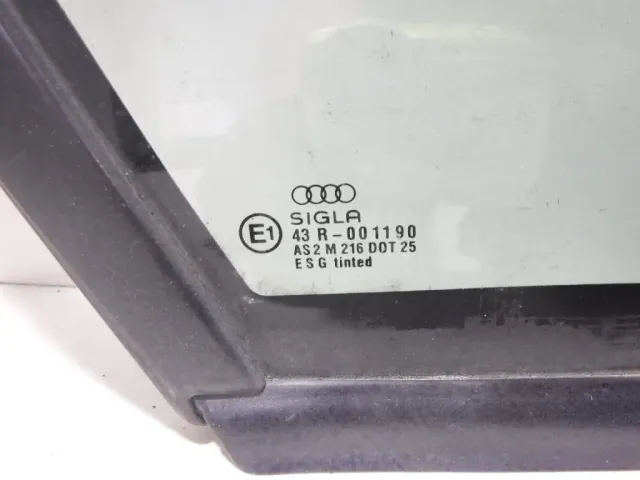 Стекло кузовное глухое левое для  Cadillac Escalade II 2000-2006
