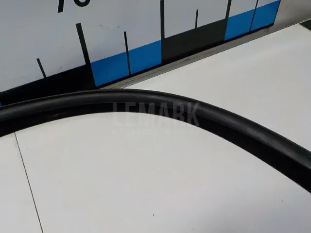 Уплотнитель стекла двери