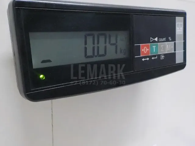 Петля крышки багажника