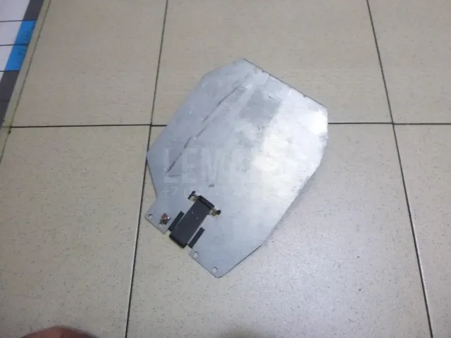 Кронштейн блока управления двигателем