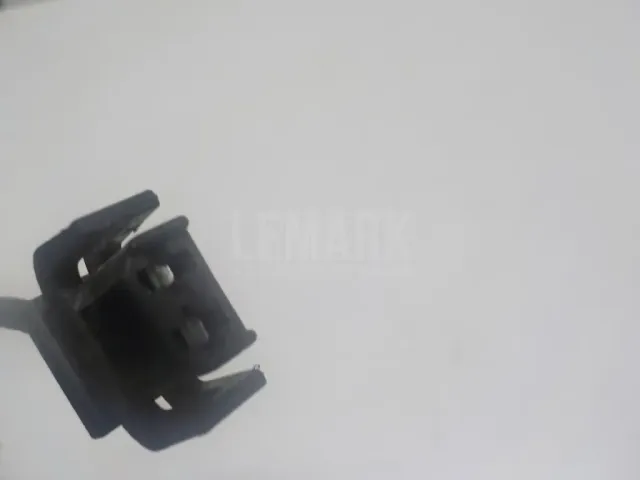 Уплотнитель капота для  BMW X5 E53 2000-2007