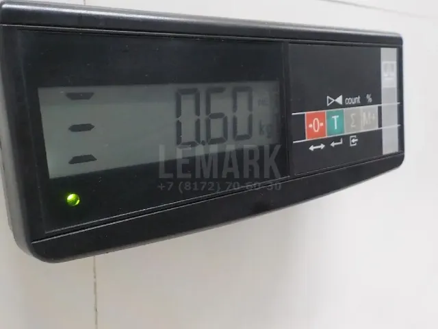 Накладка крышки багажника