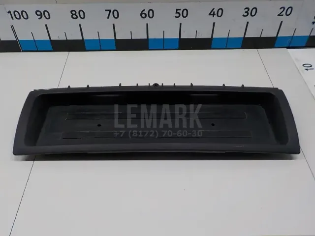 Накладка крышки багажника