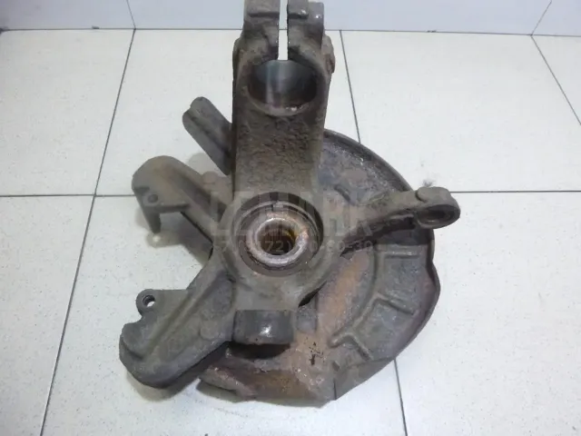 Кулак поворотный передний правый для  Audi 100/200 [43] 0-1983