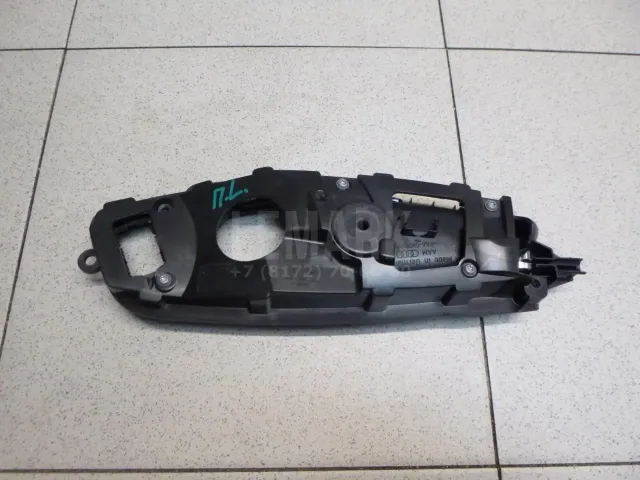 Ручка двери передней внутренняя левая для  Chrysler Pacifica 2003-2008