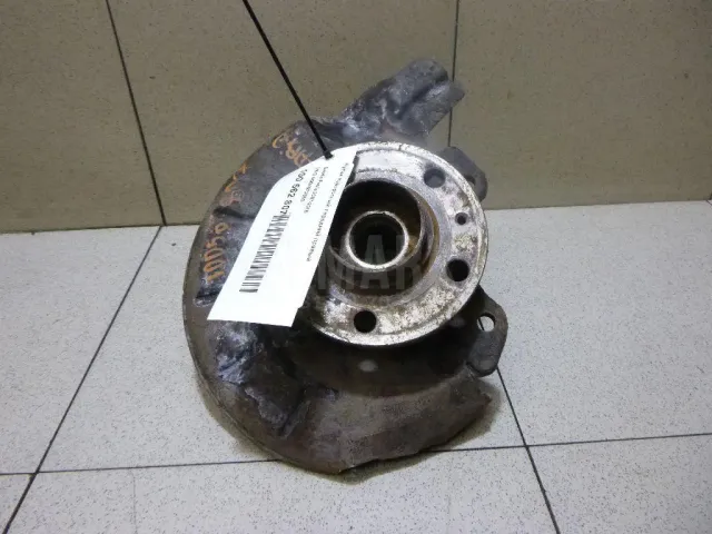 Кулак поворотный передний правый для  Audi 100/200 [44] 1983-1991