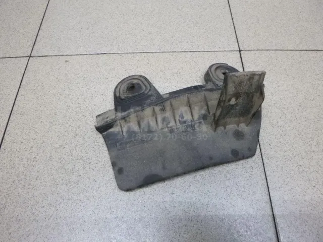 Брызговик задний левый