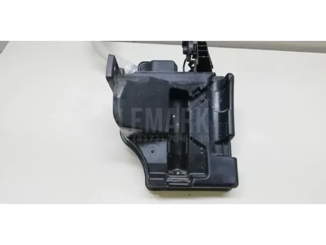 Бачок омывателя лобового стекла для  Ford Kuga 2008-2012