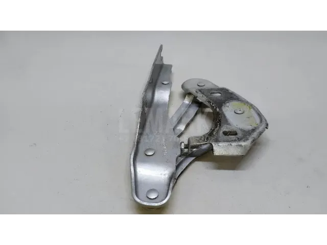 Петля капота левая для  Citroen Xsara 2000-2005