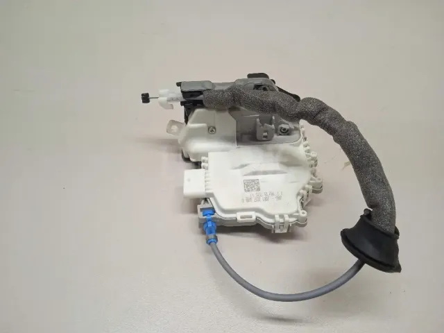 Замок двери передней правой для  Ford Focus III 2011-2019
