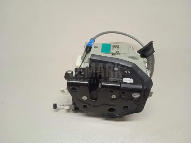 Замок двери передней правой для  Ford Focus III 2011-2019