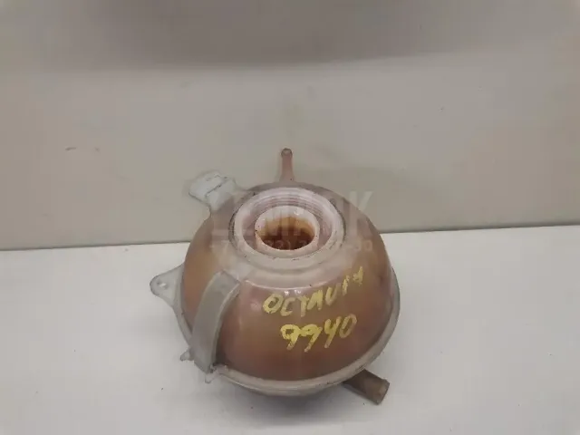 Бачок расширительный