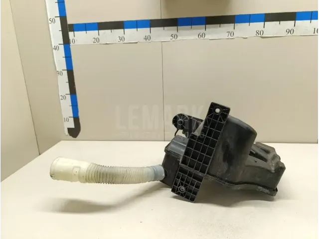 Бачок омывателя лобового стекла