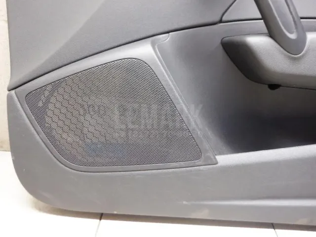 Обшивка двери передней правой для  Citroen Xsara 2000-2005