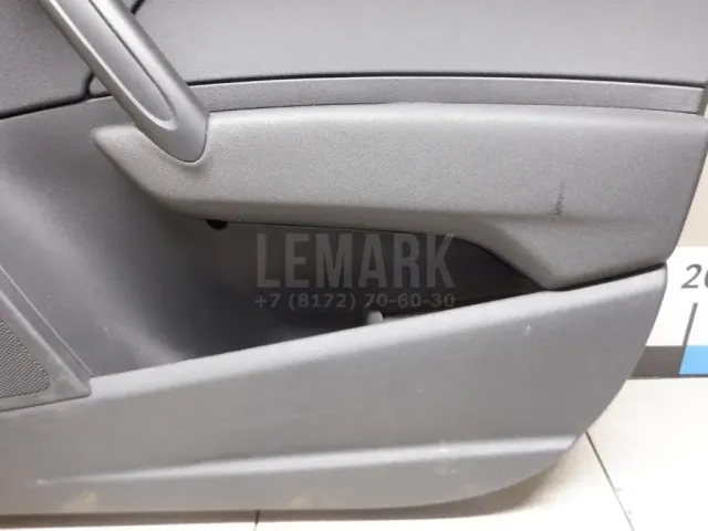 Обшивка двери передней правой для  Citroen Xsara 2000-2005