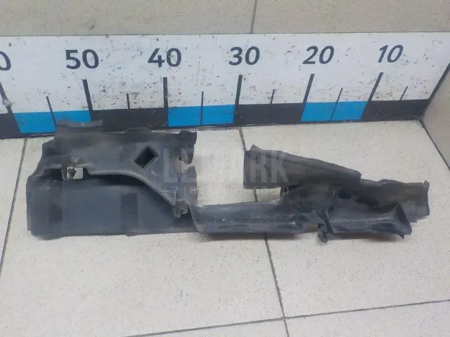 Воздуховод радиатора левый