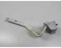 Петля двери багажника