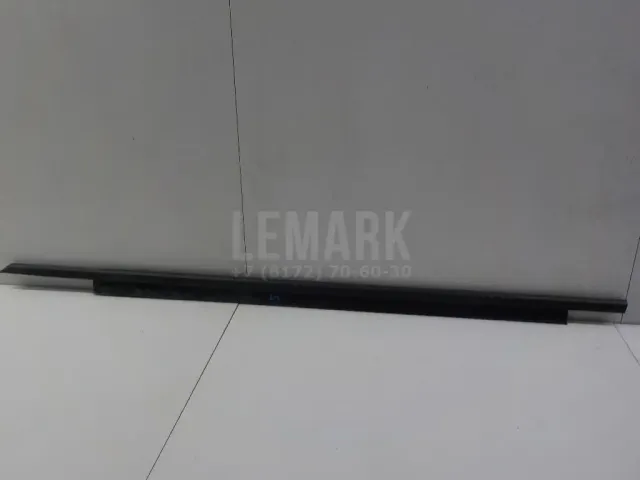 Накладка стекла переднего левого