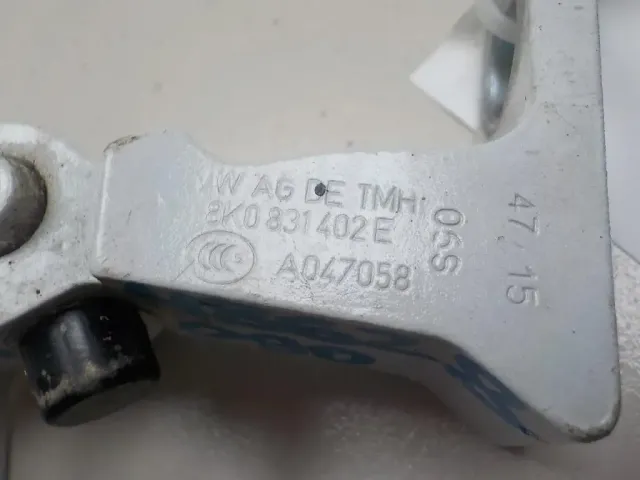 Петля двери для  BMW 3-serie F30/F31/F80 2011-2020