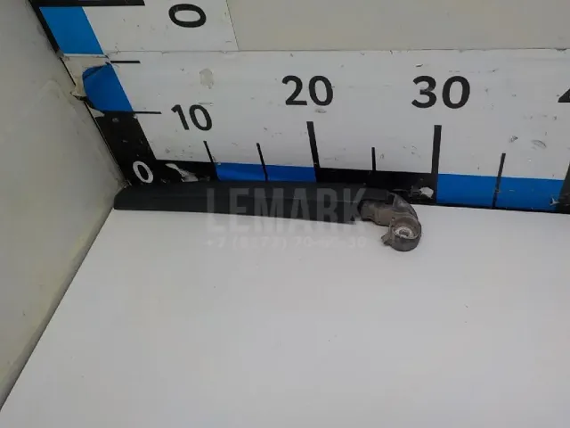 Поводок стеклоочистителя заднего