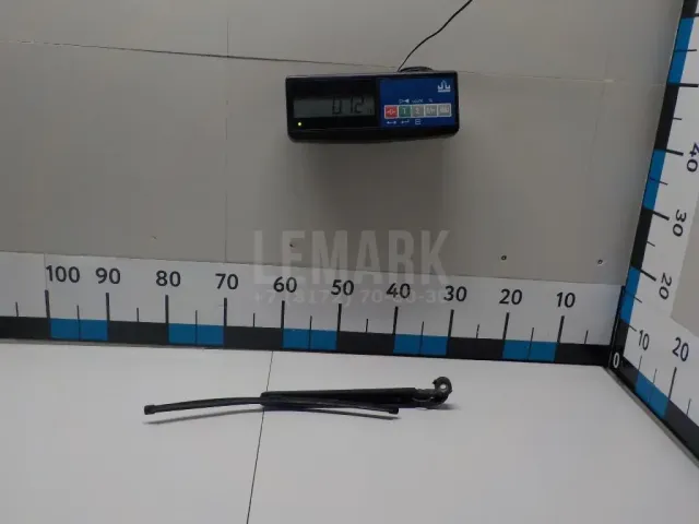Поводок стеклоочистителя заднего
