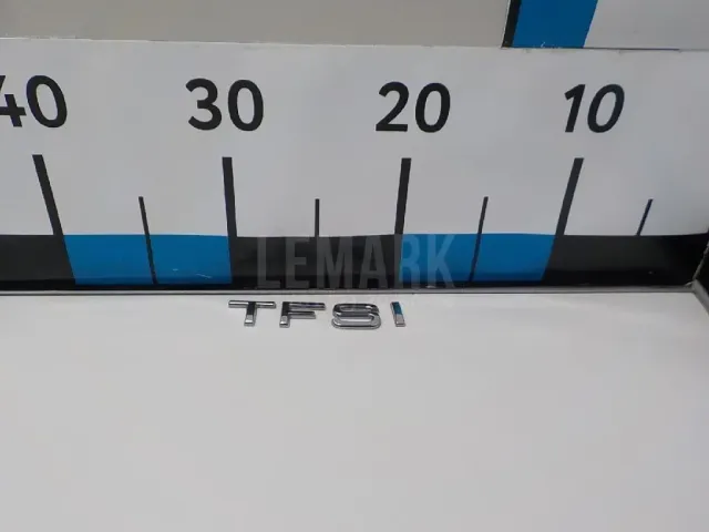 Эмблема на крышку багажника