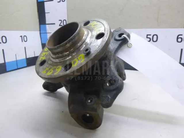 Кулак поворотный передний правый для  Ford Kuga 2008-2012