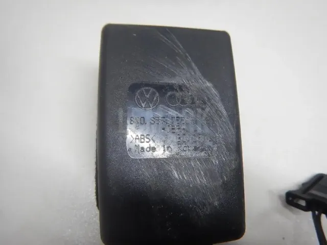 Ответная часть ремня безопасности