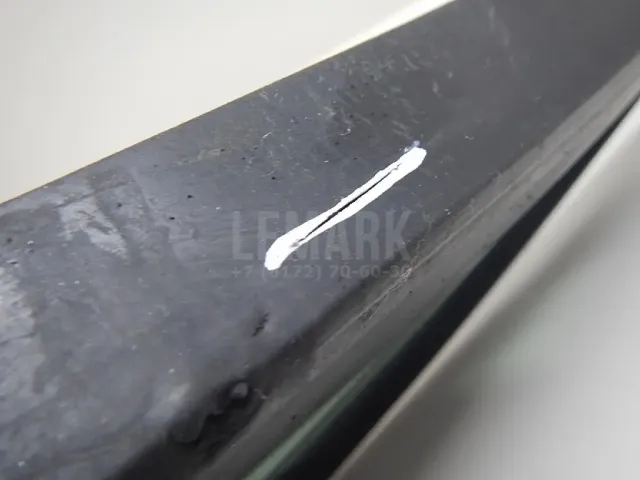 Стекло кузовное глухое левое для  BAIC