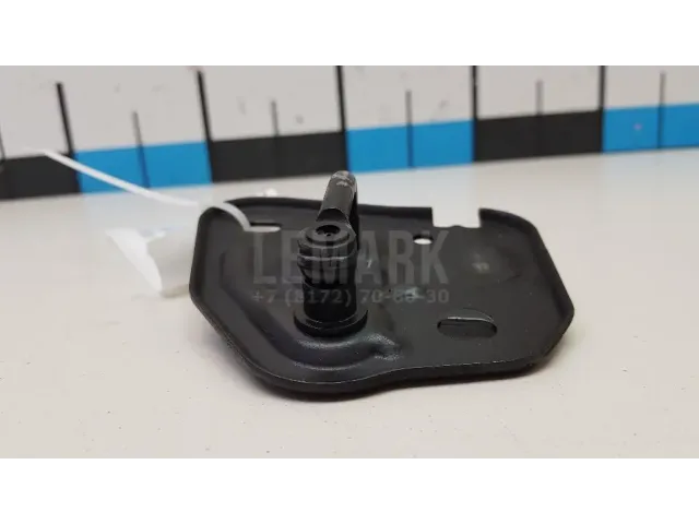 Ответная часть замка капота