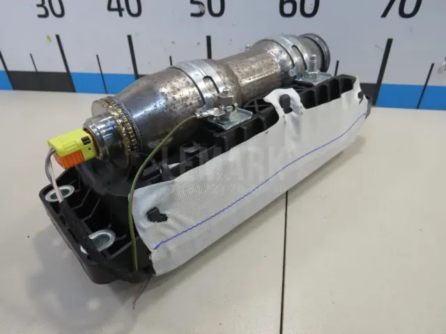 Подушка безопасности пассажирская (в торпедо) для  BMW 7-serie G11/G12 2015-2022