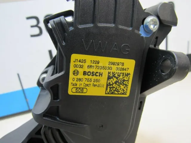 Педаль тормоза для  BMW X1 E84 2009-2015