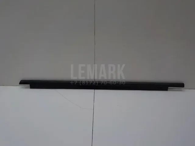 Накладка стекла заднего правого