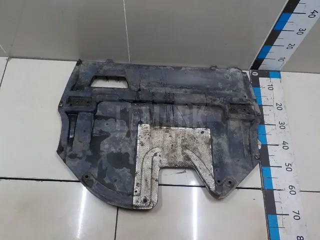 Пыльник двигателя центральный